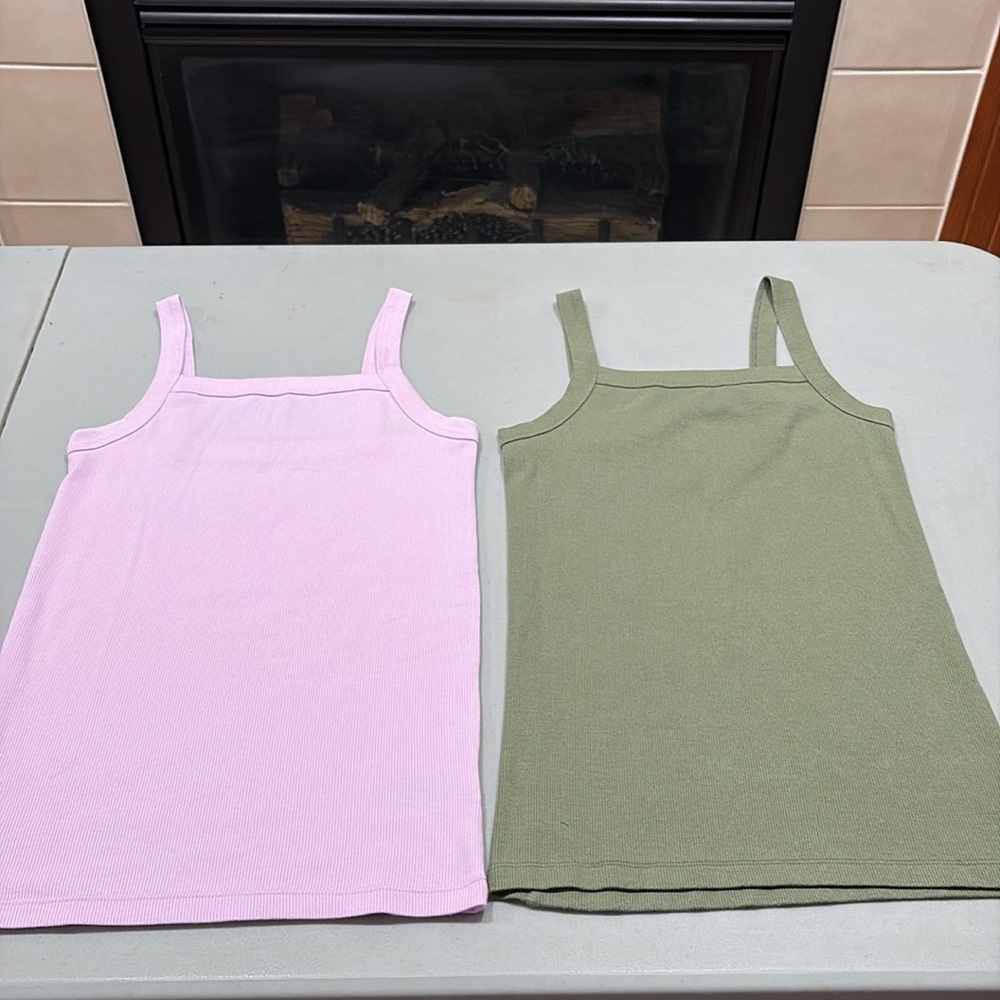 Old Navy slim fit tank tops (2) - Picture 3 of 10